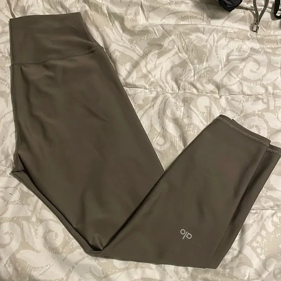 Alo Yoga airlift 7/8 leggings - Picture 1 of 7